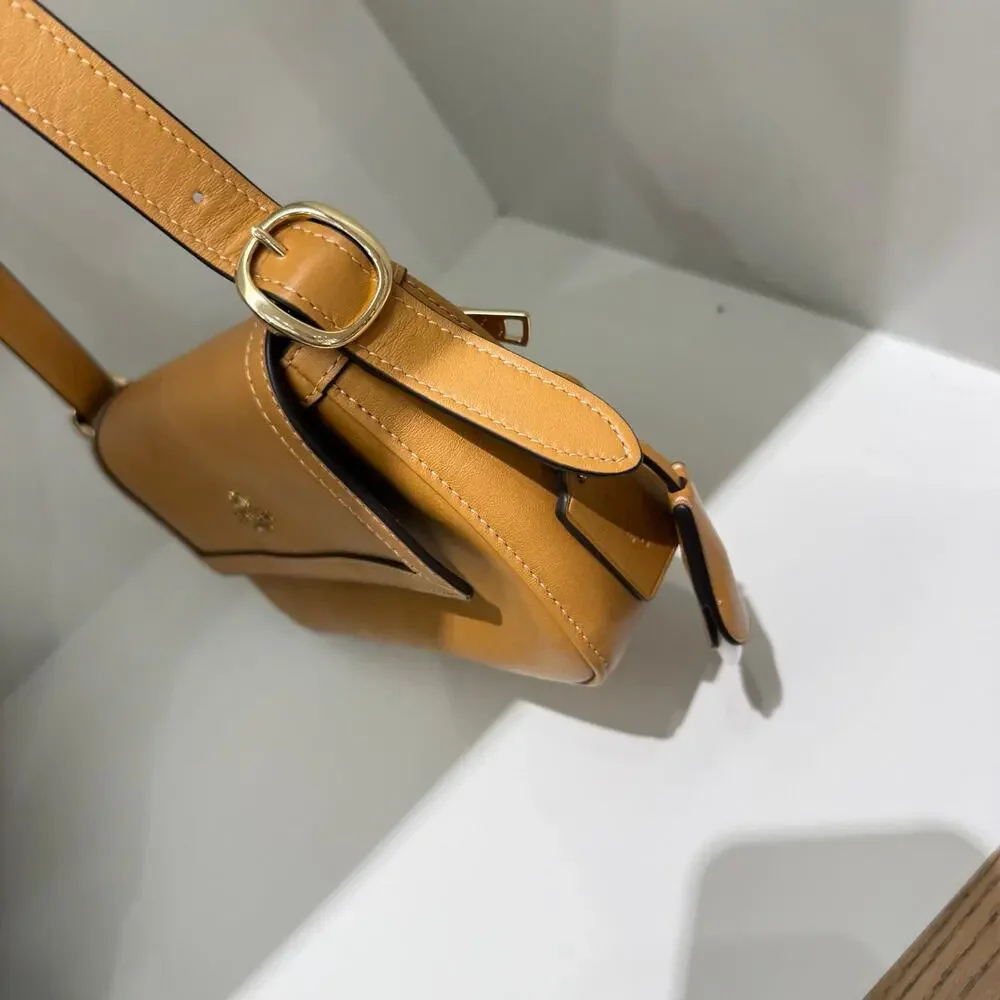 NEW‼️Coach Etta Small Flap Shoulder Bag CCV63  smooth leather/Gold/Brown